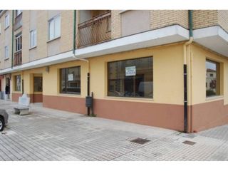 Lloguer Local Comercial  Avenida agustin de foxá. Local comercial en alquiler