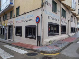 Business premise in Calle avila 11. Local comercial en venta en ciudad rodrigo