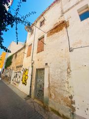 Casa adossada a Carrer de les germanes 3