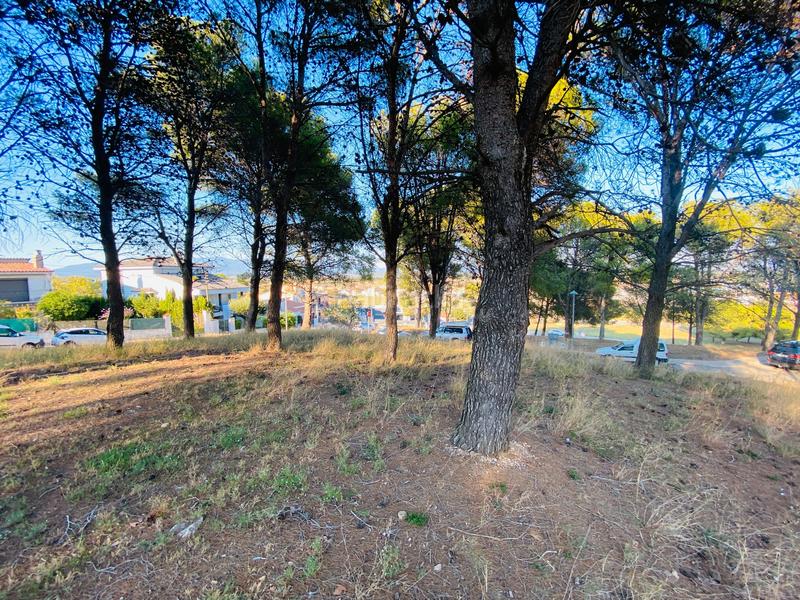 Foto c3121b49-8315-417f-a643-559fe50ef649. Terreny residencial a plaça hostalets urb b1 residenc 9p a Llers
