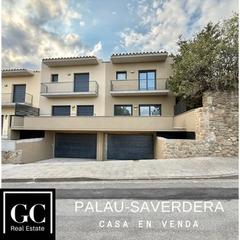 Reihenhaus in Carrer paltret 6. Obra nova al centre del poble
