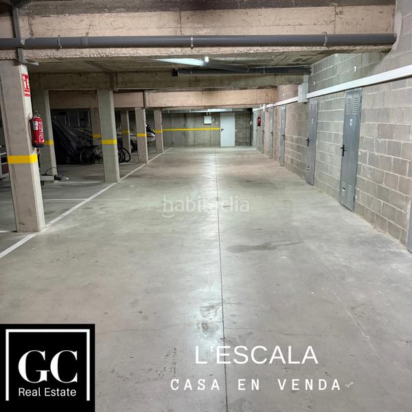 Foto 12324cd6-9ece-4138-b19e-5a9f5878a5d2. Casa pareada oportunitat a l’escala en Port - La Clota - Puig Sec Escala (L´)