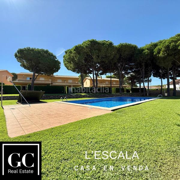 Foto 1a2c72a1-e281-4a1c-8acd-e5c42699eb4c. Casa pareada oportunitat a l’escala en Port - La Clota - Puig Sec Escala (L´)