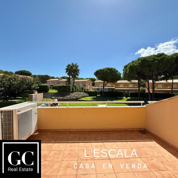 Foto 1a8fc136-741d-4539-b0ed-8a44aa216003. Casa pareada oportunitat a l’escala en Port - La Clota - Puig Sec Escala (L´)