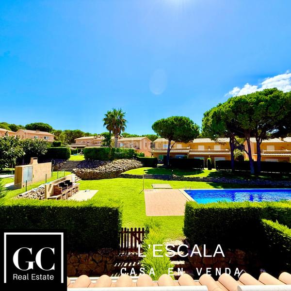 Foto 213983e3-0412-4459-80f8-ca07c6993b05. Casa pareada oportunitat a l’escala en Port - La Clota - Puig Sec Escala (L´)