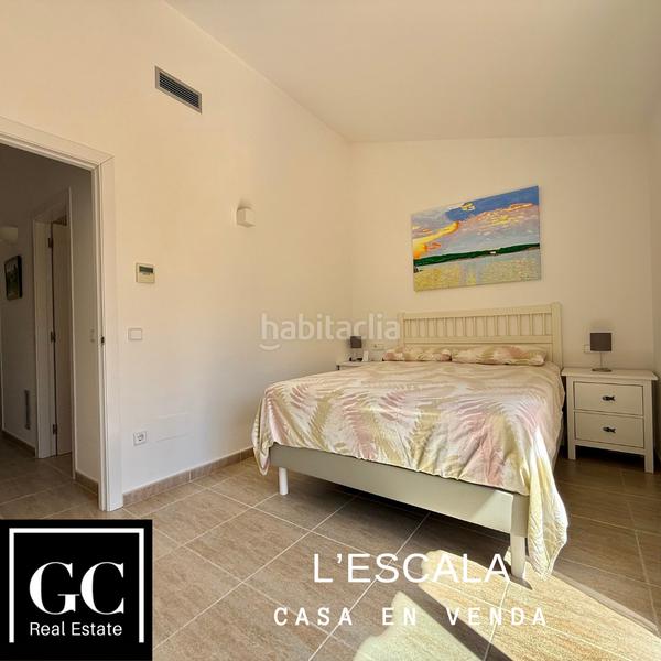 Foto 4904ef14-1f8c-4341-ab7d-ce4ba0a14dd4. Casa pareada oportunitat a l’escala en Port - La Clota - Puig Sec Escala (L´)