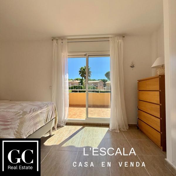 Foto 7b8191e1-42da-46c6-ae4d-4c9d543101fb. Casa pareada oportunitat a l’escala en Port - La Clota - Puig Sec Escala (L´)