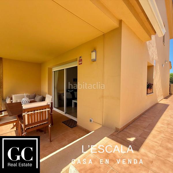 Foto 95c093ce-2a66-4f44-aef9-bd80025e248e. Casa pareada oportunitat a l’escala en Port - La Clota - Puig Sec Escala (L´)