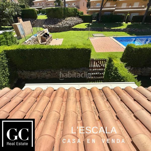 Foto b0972688-c219-4ace-80d5-3542bdf3246b. Casa pareada oportunitat a l’escala en Port - La Clota - Puig Sec Escala (L´)