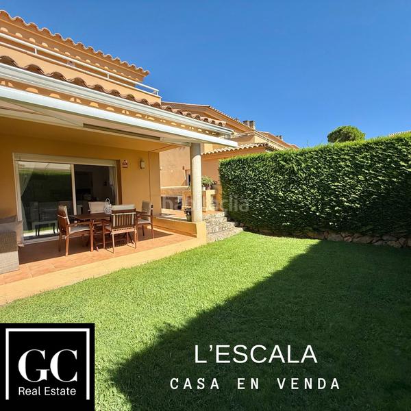 Foto db5521d1-627d-4496-be98-f79fe839af62. Casa pareada oportunitat a l’escala en Port - La Clota - Puig Sec Escala (L´)