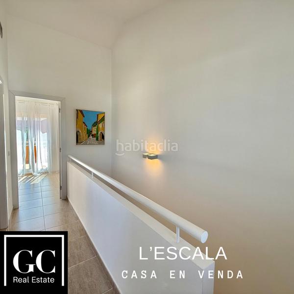 Foto df836f50-73f4-4109-9e34-ee0bb0068b49. Casa pareada oportunitat a l’escala en Port - La Clota - Puig Sec Escala (L´)