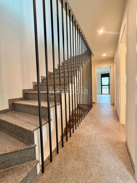 Foto 780a24b8-659c-42f4-bb26-a85f7eabbac4. Casa bifamiliare con riscaldamento parcheggio in Riumors