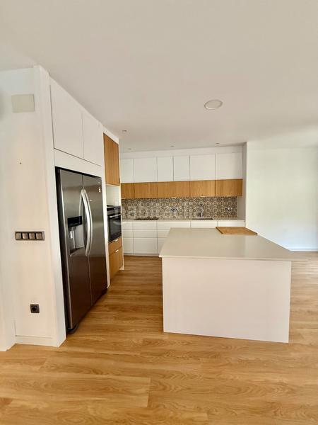 Foto 38ee105a-b1bf-413c-b0dd-f2127d07a302. Masia amb xemeneia calefacció aparcament a Borrassà