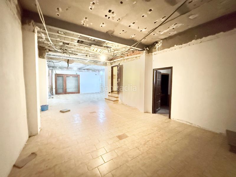 Foto 42611981-faa1-4b5b-b707-7ade9b0679e7. Masia amb xemeneia calefacció aparcament a Borrassà