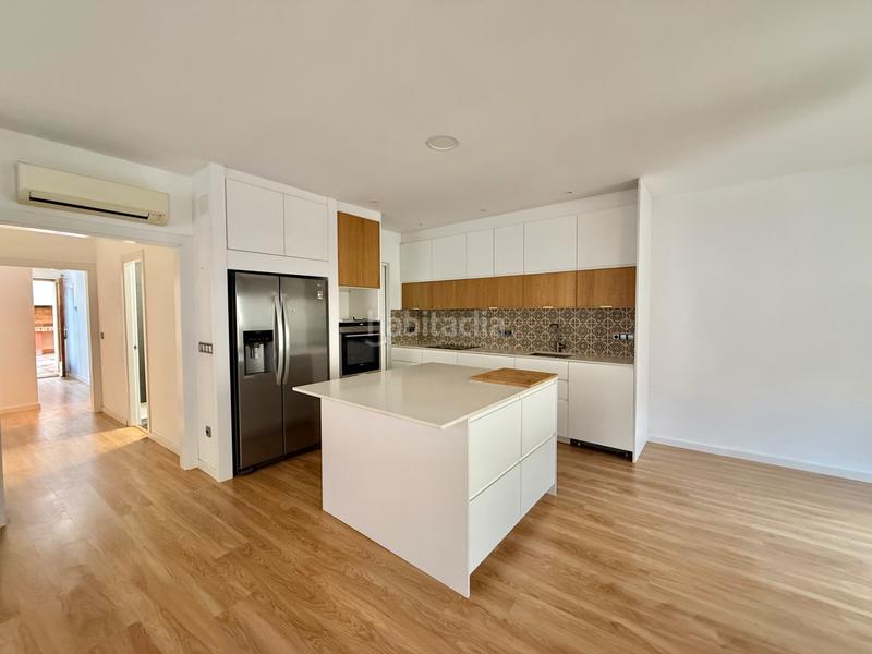 Foto 58f56421-227d-4033-b93a-41081314528e. Masia amb xemeneia calefacció aparcament a Borrassà