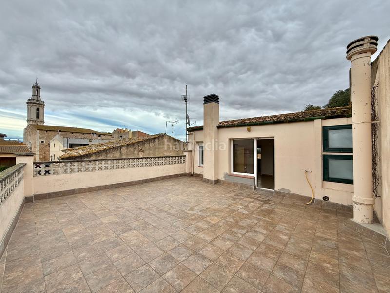 Foto a00bae54-a3ae-402d-a101-a88a3ed8228b. Masia amb xemeneia calefacció aparcament a Borrassà