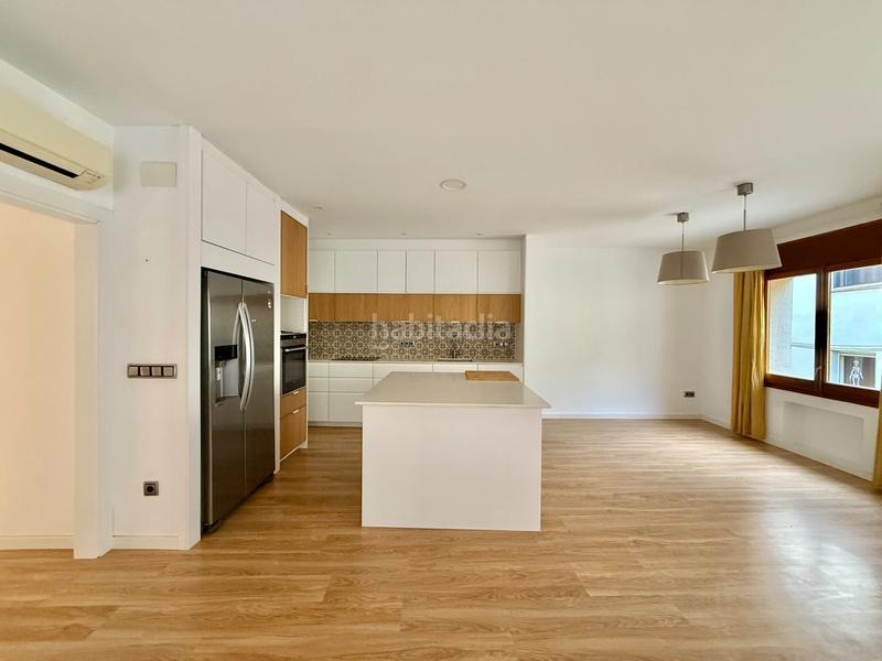 Foto a2e5dea0-b637-456f-aafa-7c58669d3bc8. Masia amb xemeneia calefacció aparcament a Borrassà