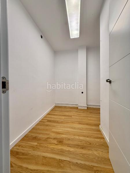 Foto bc44cc0f-2aaf-41b6-b8df-0dd01b586269. Masia amb xemeneia calefacció aparcament a Borrassà