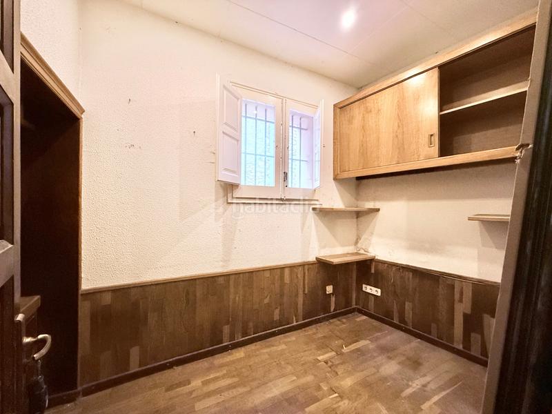 Foto cca078c6-e571-4a8e-ad49-c3b247223776. Masia amb xemeneia calefacció aparcament a Borrassà