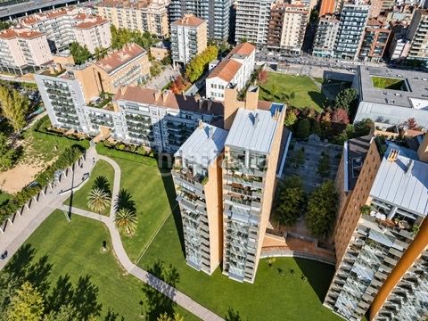 Foto 2170c5ea-0b73-4317-826b-77d58c443f16. Appartamento in carrer d’oriol martorell i codina 16 in Girona