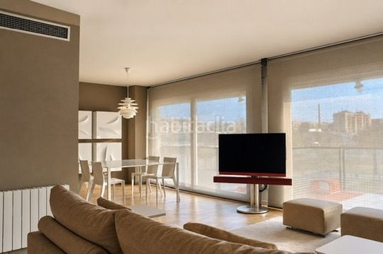 Foto c8130d8f-c3cd-4e47-bc17-72f174536817. Appartamento in carrer d’oriol martorell i codina 16 in Girona