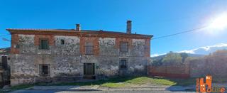 Maison  Calle de la iglesia. Casa con patio en revenga