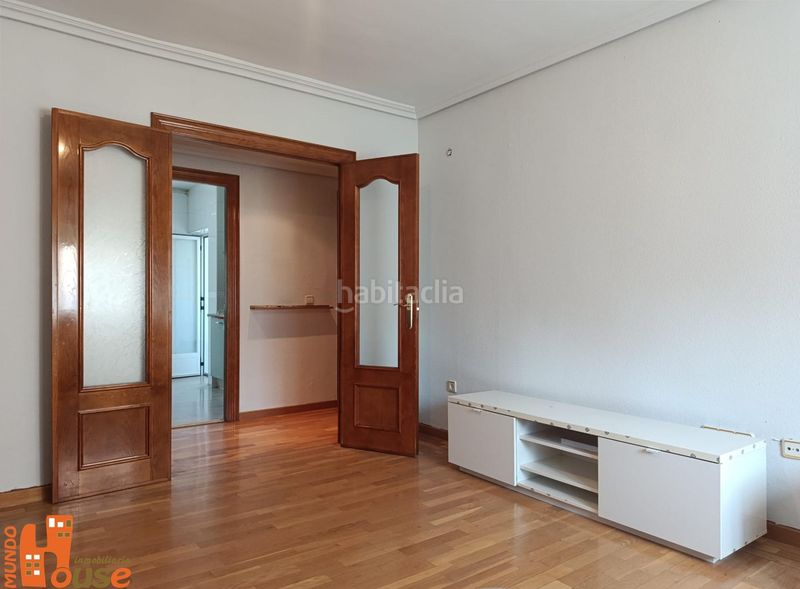 Foto 2a7bd979-5463-4c9a-8d09-2245d2dac777. Lloguer pis a San Ildefonso