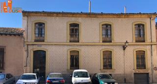 Edificio  Plaza la merced. Edificio histórico en segovia capital
