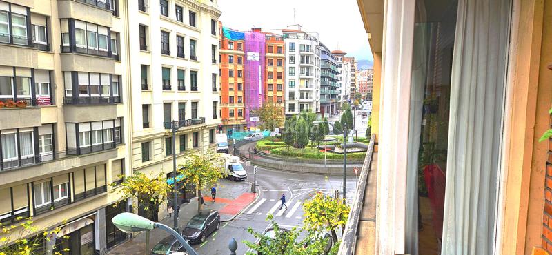 Foto 7ab1ed52-018b-4992-b95b-3c82883d2a43. Flat in alameda de recalde 52 in Alhóndiga Bilbao