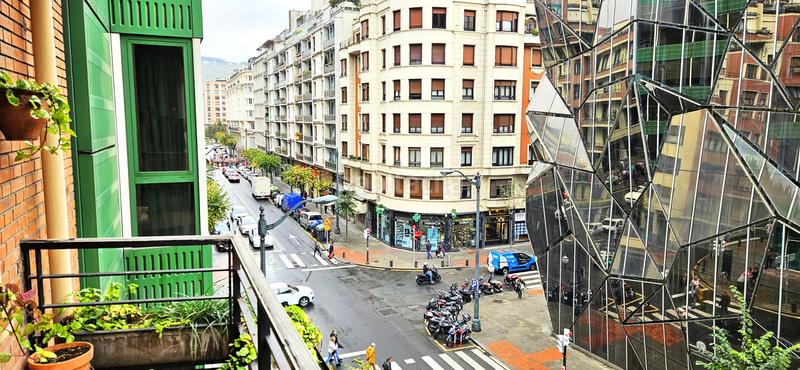 Foto ea9cc1c1-a0b9-4b8e-9afd-a3524dfba0f9. Flat in alameda de recalde 52 in Alhóndiga Bilbao