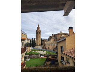 Haus  Calle de la seo. Casa en venta en barbastro