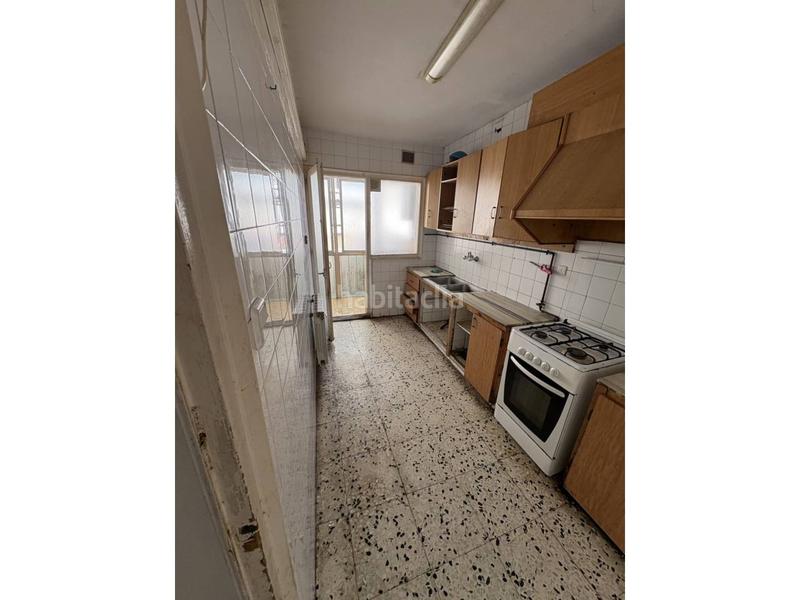 Foto 59b8aa36-b8df-4ea6-ba7d-dddcc0ff2beb. Piso venta de piso para reformar en Almacelles