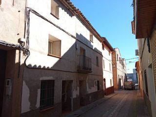 House  Calle pilar. Vendemos gran casa completamente  reformada con amplio patio