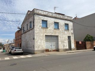 Maison  Calle mariano de pano. Venta de casa en binéfar con amplios espacios y buena orientació