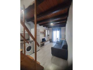 Location Attique  Calle san hipólito. Se alquila dúplex reformado de 2 habitaciones