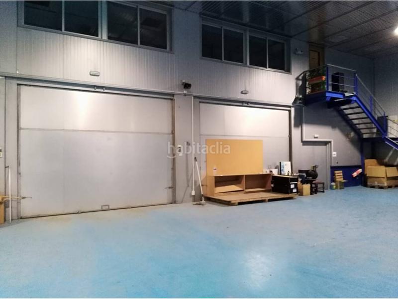 Foto 1a850bd3-6a23-4cd7-a4c4-d40e7d2cd587. Bâtiment à usage industriel dans Torrefarrera