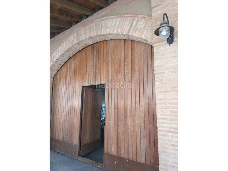 Foto e4a3a5bf-4918-413b-ada8-5d1fef13ff98. Edifici a Lascellas - Ponzano