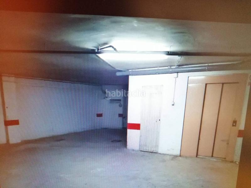 Foto 4ac02f3c-b178-4089-8933-953b569fac46. Parking voiture dans Barbastro