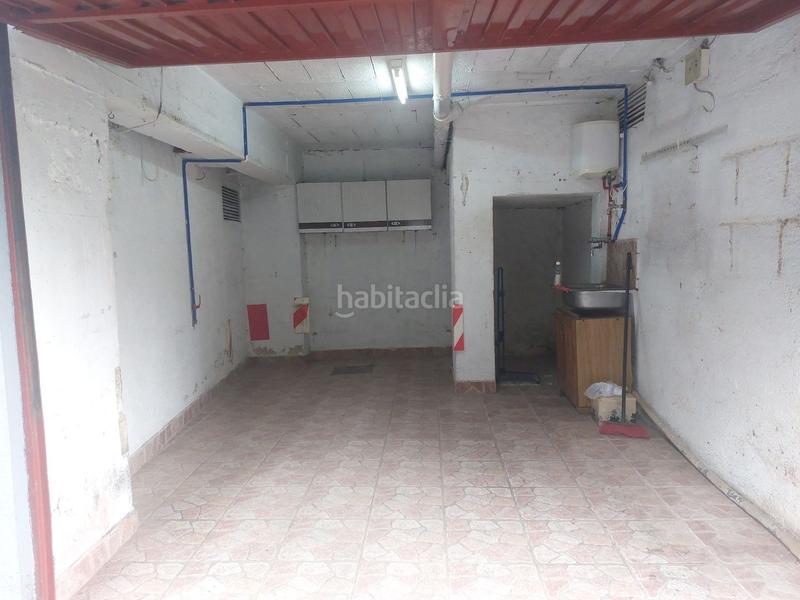 Foto e24a6d22-a6d5-41c9-a66d-9b72109616ca. Autoparkplatz in Villabona