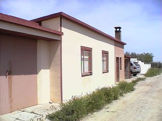 Masia en Camino de la ontina 3. Caseta con agua en finca con olivos