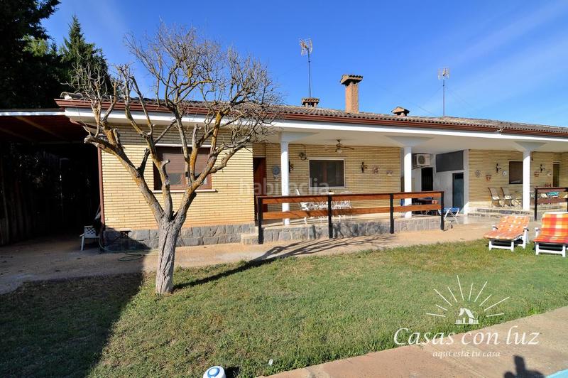 Foto c1f39919-1553-4e1d-a7f5-8cda04f54a08. Casa a schiera con piscina in Peñaflor Zaragoza
