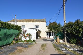 Haus  Casetas. A tu aire, finca en camino casetas junto a garrapinillos. vive!