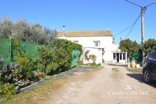 Casa  Casetas. A tu aire, finca en camino casetas junto a garrapinillos. vive!