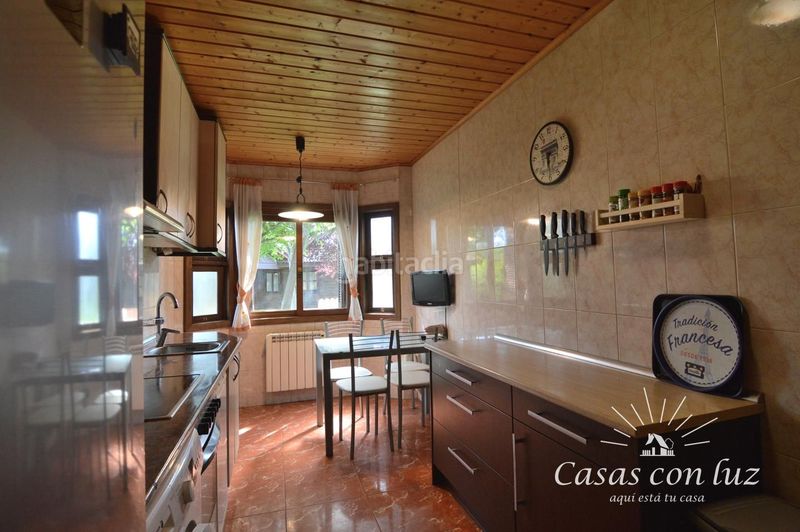 Foto 8af521a2-7b4e-46d5-8434-424241da1528. Casa amb calefacció piscina a Garrapinillos Zaragoza