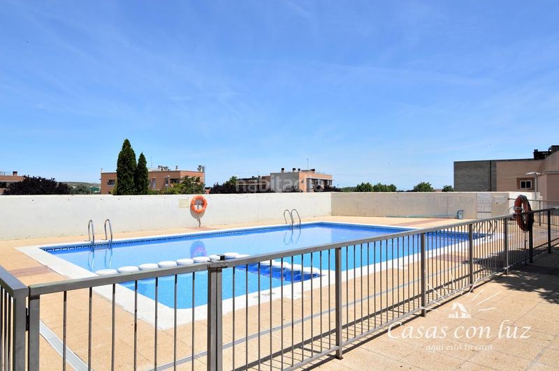 Foto c9f724e8-210d-4409-ace7-d3b68abe186c. Dúplex amb calefacció aparcament piscina a Cadrete