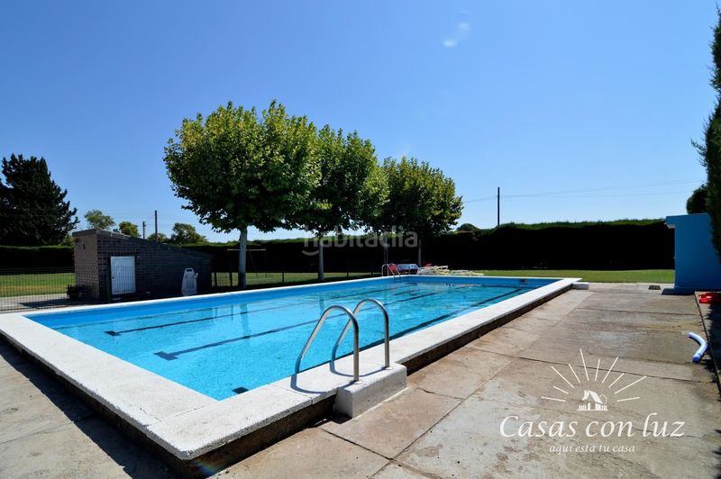 Foto 9f5e5560-ef19-4b83-8d96-b202d1852b0b. Casa amb calefacció piscina a Garrapinillos Zaragoza