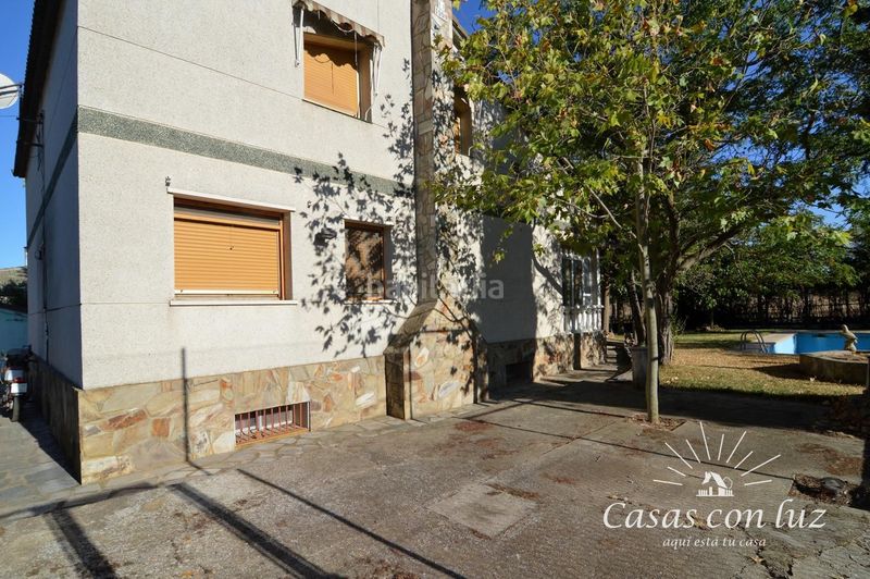 Foto d246522f-c5d1-4e70-9b16-d6c3b498457f. Casa amb calefacció piscina a Garrapinillos Zaragoza