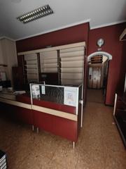 Lloguer Local Comercial a Cruces. Disponible en alquiler con opción a compra, en venta o en alquil