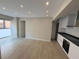 Pis  Llano kalea. Piso totalmente reformado, 80 m², 3 dormitorios, ascensor y exce