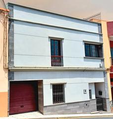 Maison jumelée  Calle mario marrero fariña. ¡gran oportunidad! vendo casona canaria en centro pueblo